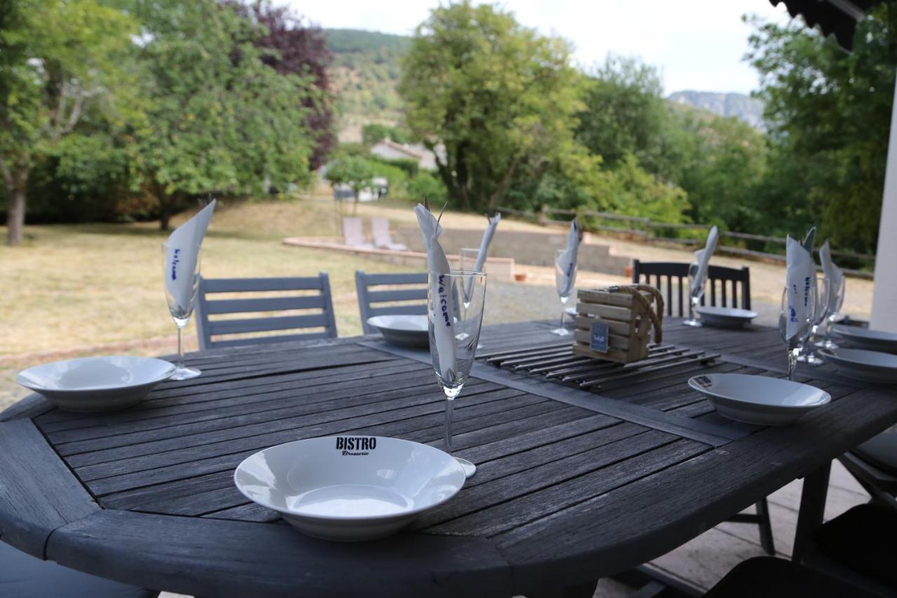 Private Riverside Villa With Breathtaking Views アクサ エクステリア 写真