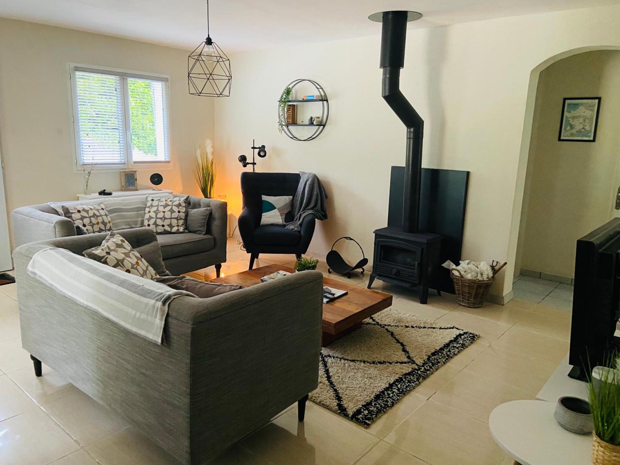 Private Riverside Villa With Breathtaking Views アクサ エクステリア 写真